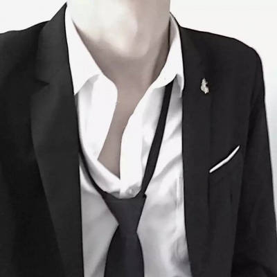 霸气西装男头像图片(18张)
