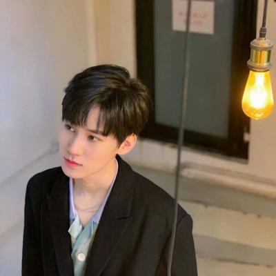 颜值高的男生正脸头像(16张)