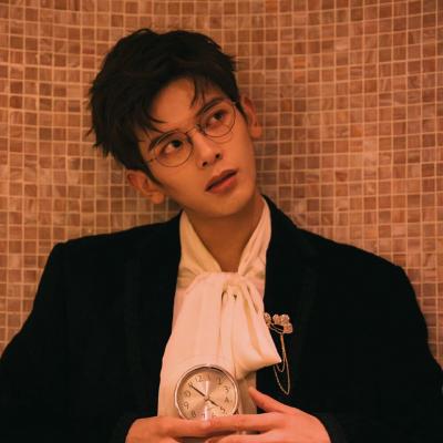 颜值高的男生正脸头像(16张)