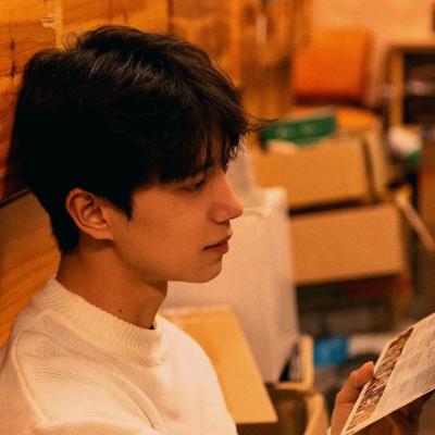 颜值高的男生正脸头像(16张)