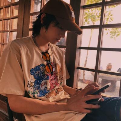 颜值高的男生正脸头像(16张)