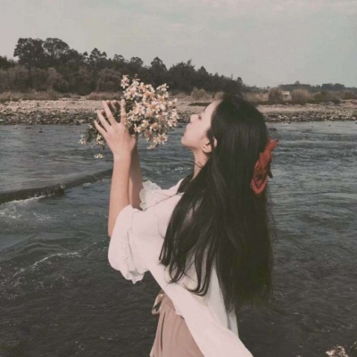 唯美复古森系女生头像(优选18张)