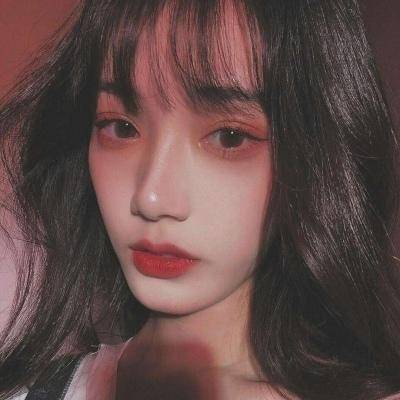 孤独黑暗系女生头像(共18张)