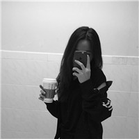 女生灰色伤感头像图片(优选18张)