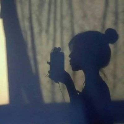 女生灰色伤感头像图片(优选18张)