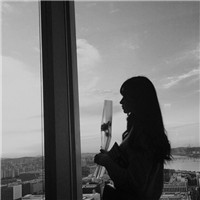 女生灰色伤感头像图片(优选18张)