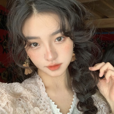 高清有个性的漂亮美女头像图片(共18张)