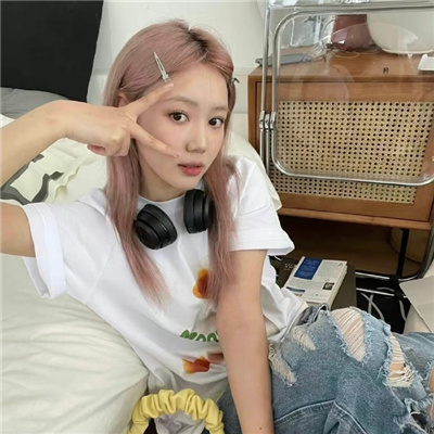 高清有个性的漂亮美女头像图片(共18张)