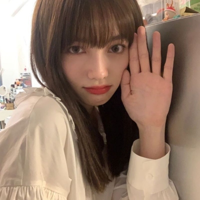 不染世俗的女生头像(精选22张)