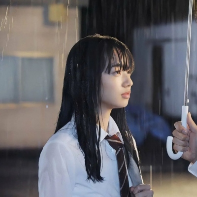 不染世俗的女生头像(精选22张)