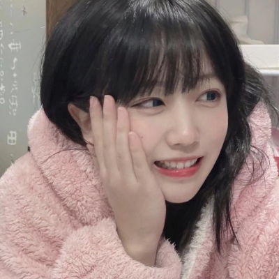 不染世俗的女生头像(精选22张)