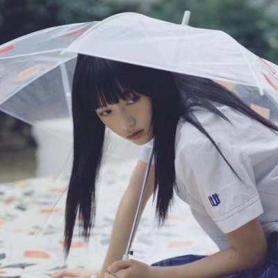 不染世俗的女生头像(精选22张)