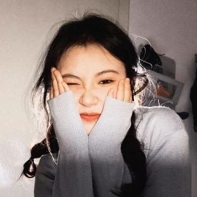 不染世俗的女生头像(精选22张)