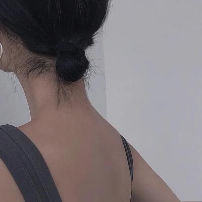 不染世俗的女生头像(精选22张)