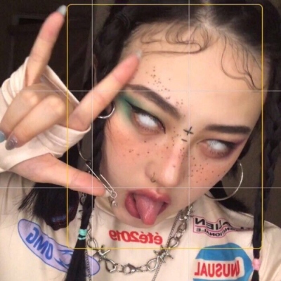 比较酷的女生微信头像(精选22张)