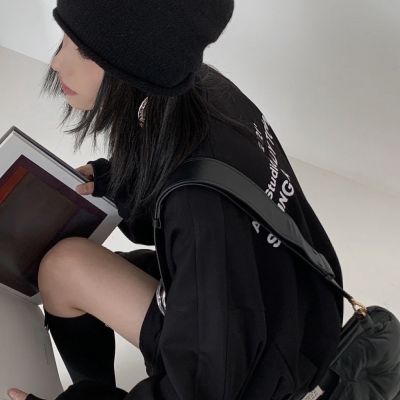 比较酷的女生微信头像(精选22张)