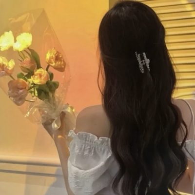 好看的高清头像女头像(优选20张)