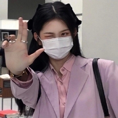 紫色的女生头像图片(24张)