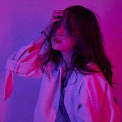 紫色的女生头像图片(24张)