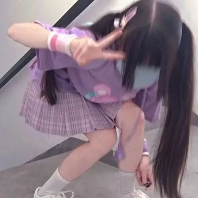 干净高级的紫色系女生头像(优选28张)