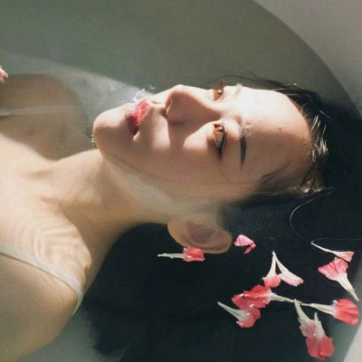 有品位的微信女人头像(38张)