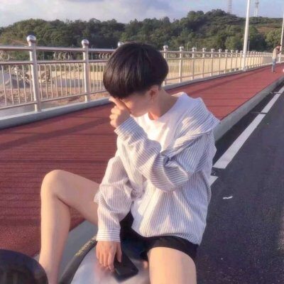 微信男生头像图片大全(16张)