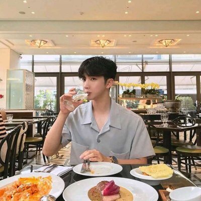 微信男生头像图片大全(16张)