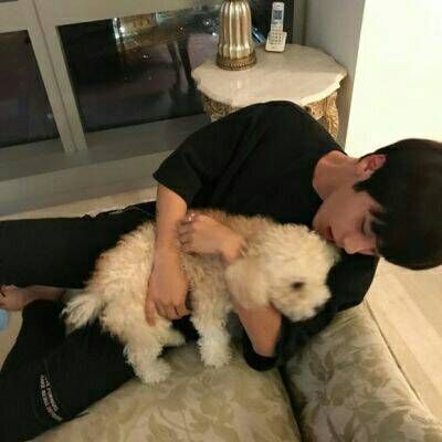 男生抱着动物的情头(精选18张)