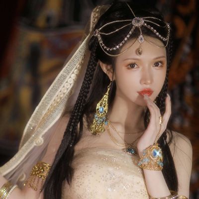 异域风情可爱女生头像(15张)