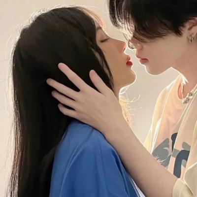 情侣头像很明显很好看的真人图片大全(共18张)