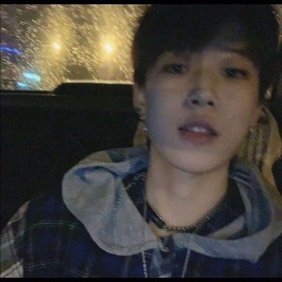 风格好看的气质男头像图片(18张)