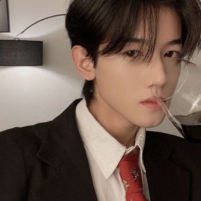 风格好看的气质男头像图片(18张)