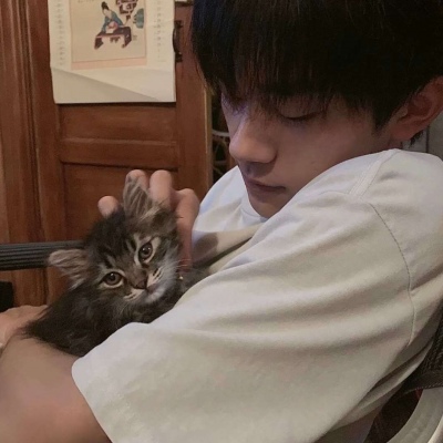 风格好看的气质男头像图片(18张)