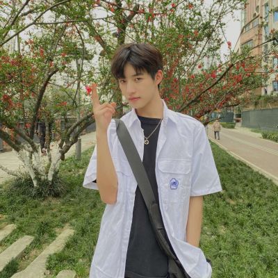 风格好看的气质男头像(20张)