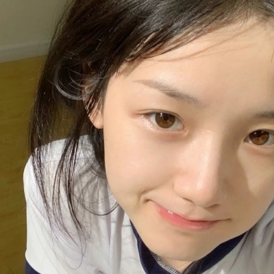 超纯超欲的女生头像图片(20张)