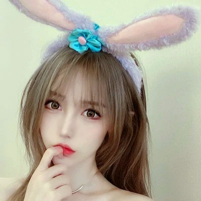 2423最新潮流女生头像图片大全(共20张)