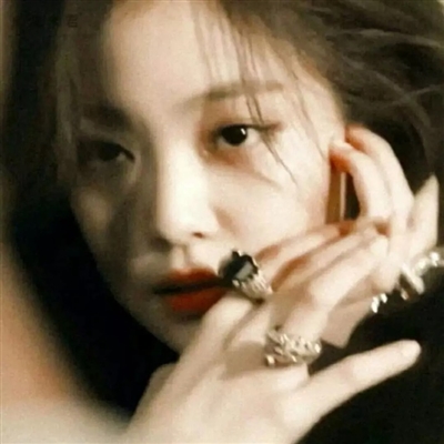 超级好看的网图女头像图片(20张)