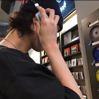 帅气的个性点的男生头像(精选18张)