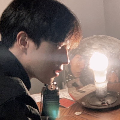 高颜值的浪漫高冷帅哥头像合集图片(优选22张)