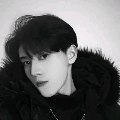 高颜值的浪漫高冷帅哥头像合集图片(优选22张)