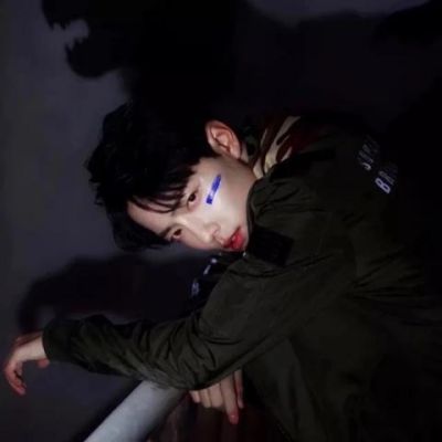 高颜值的浪漫高冷帅哥头像合集图片(优选22张)