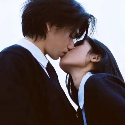 2023年最火爆的真人情侣头像(优选18张)