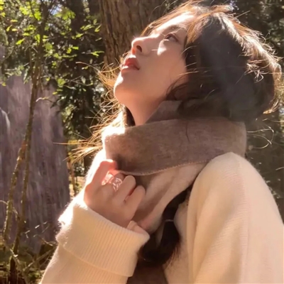 有艺术感的女生头像(共16张)