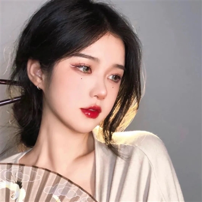 有艺术感的女生头像(共16张)