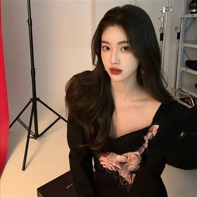 有艺术感的女生头像(共16张)