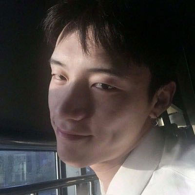 陌陌帅哥头像图片大全(精选16张)