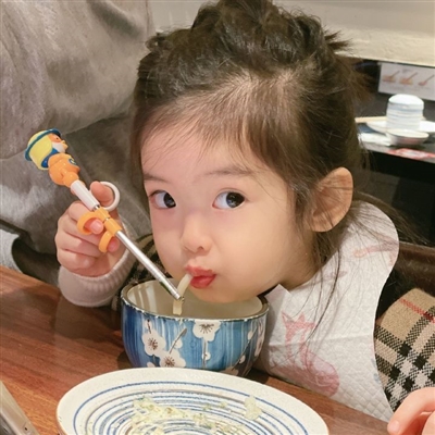 高清超萌的超可爱小女孩微信头像图片(共18张)