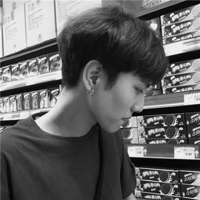 最新高清帅气黑白男头(精选18张)