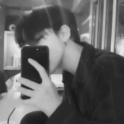 最新高清帅气黑白男头(精选18张)