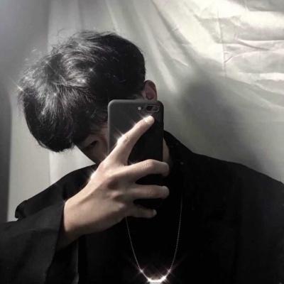 男生忧郁郁闷烦躁头像(共18张)